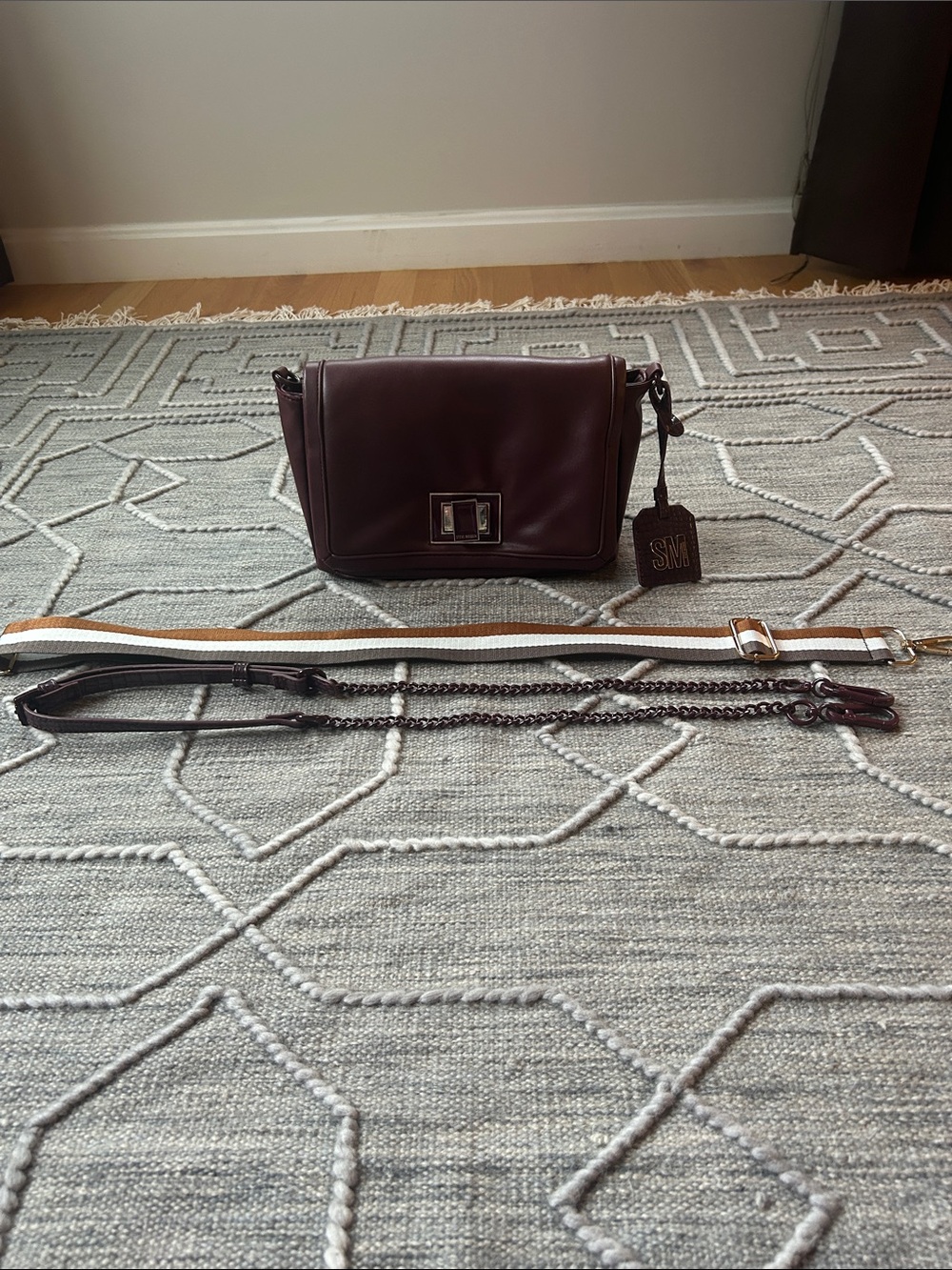 Steve Madden Burgundy Vegan Leather Crossbody/Shoulder Bag w 2 Removable Straps - Picture 12 of 16